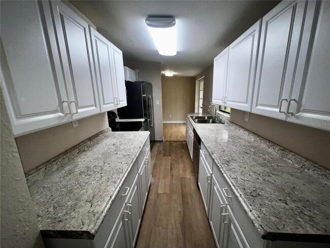 Building Photo - 1822 Harding Ave