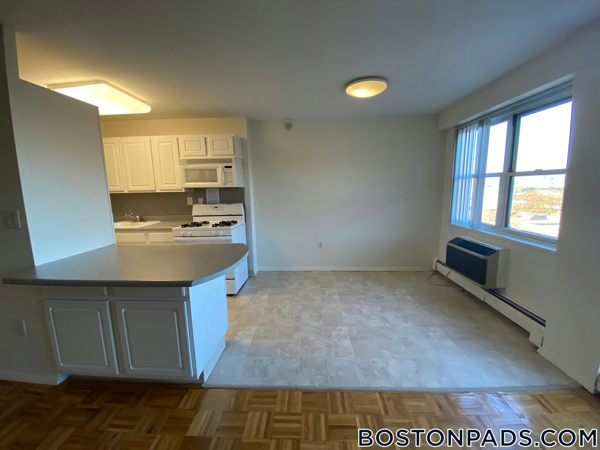 Building Photo - 185 Freeman St