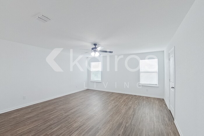 Building Photo - 914 Shady Brk