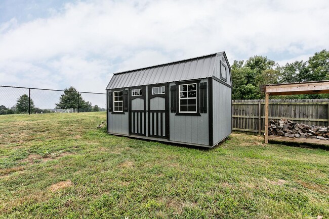 Building Photo - 705 Bon Aire Dr