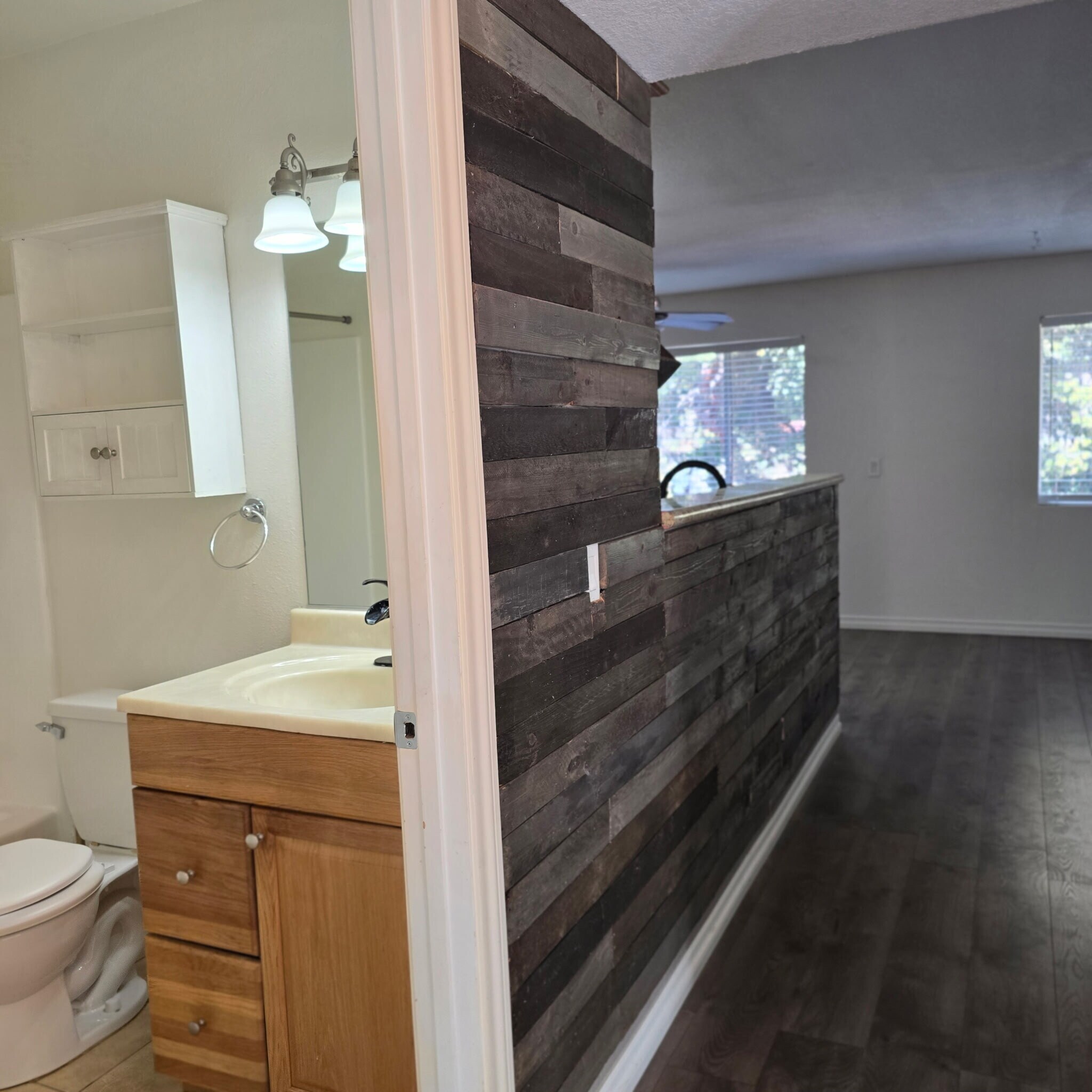 Building Photo - 2616 Alpine Blvd