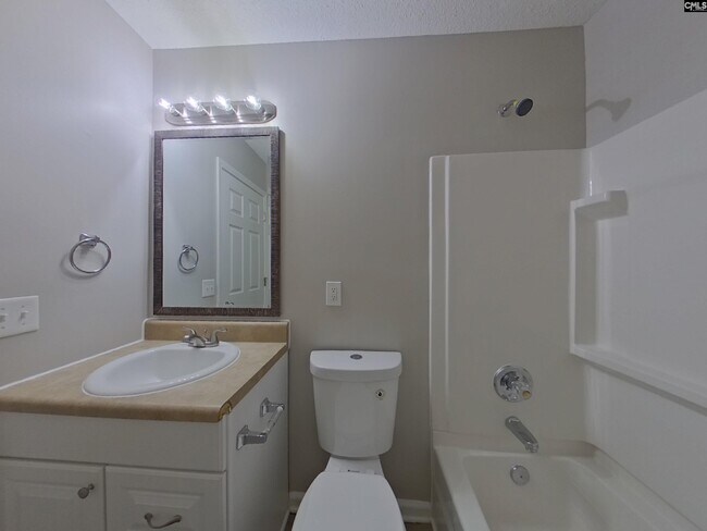 Building Photo - 521 Halleck Ln