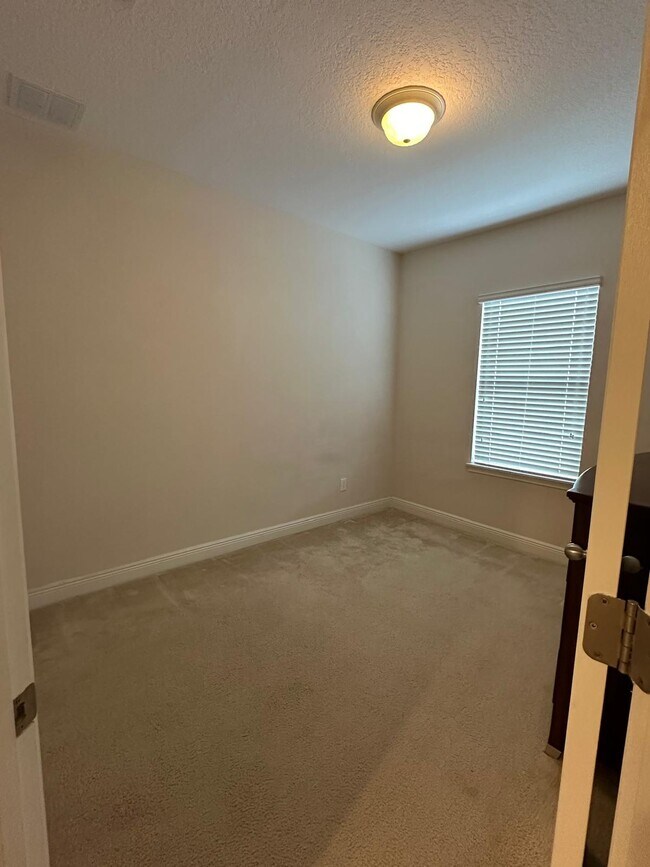 Building Photo - 6549 Calamondin Dr