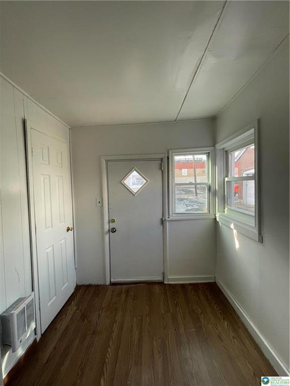 Building Photo - 638 Park St