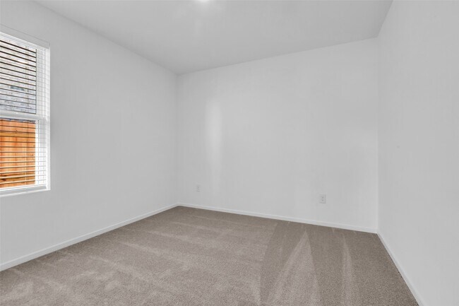 Building Photo - 26730 Willow Ln