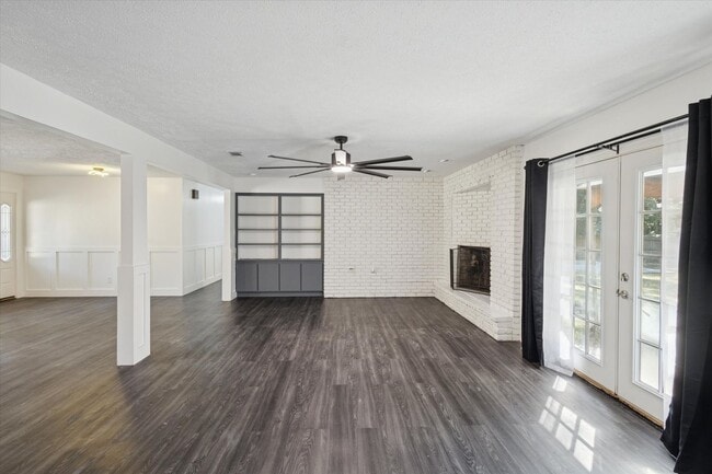 Building Photo - MOVE-IN READY! (Pet Friendly)