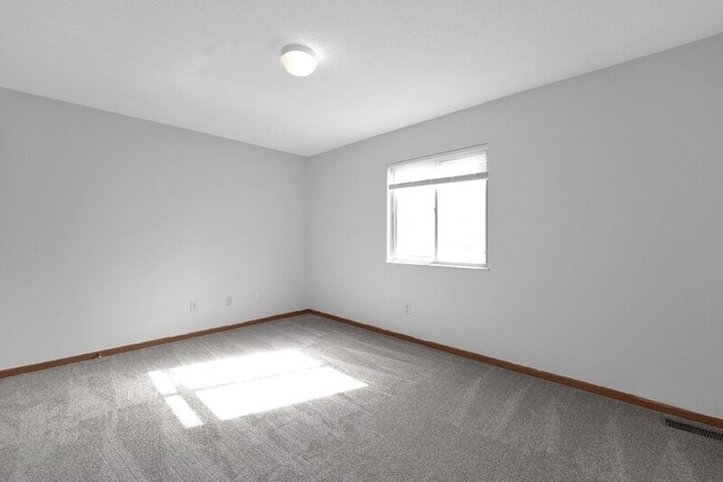 Building Photo - 2522-2524-2524 Weyburn Rd