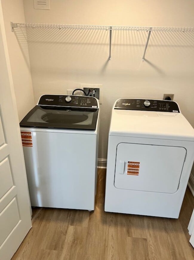 Building Photo - Brand new rental