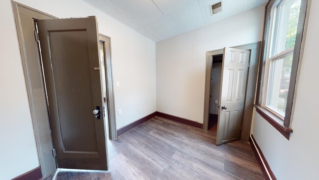 Building Photo - Cudell Area - 4 Bedroom Single Family Home