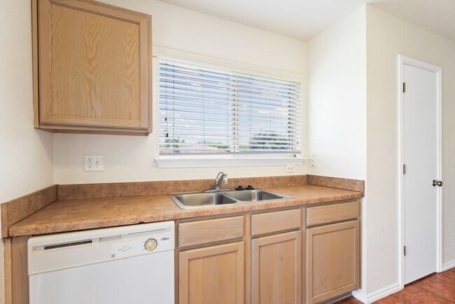 Building Photo - 9719 Crescent Moon
