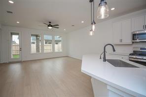 Building Photo - 9519 Dearborn Creek Dr