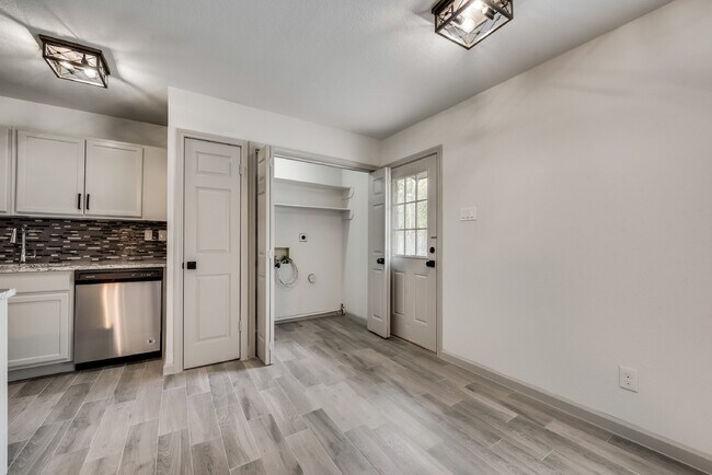 Building Photo - Charming 3-Bedroom Home with 2 Full Baths ...