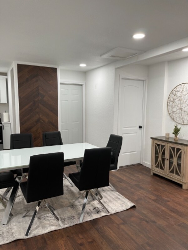 Building Photo - 804 Sheridan St