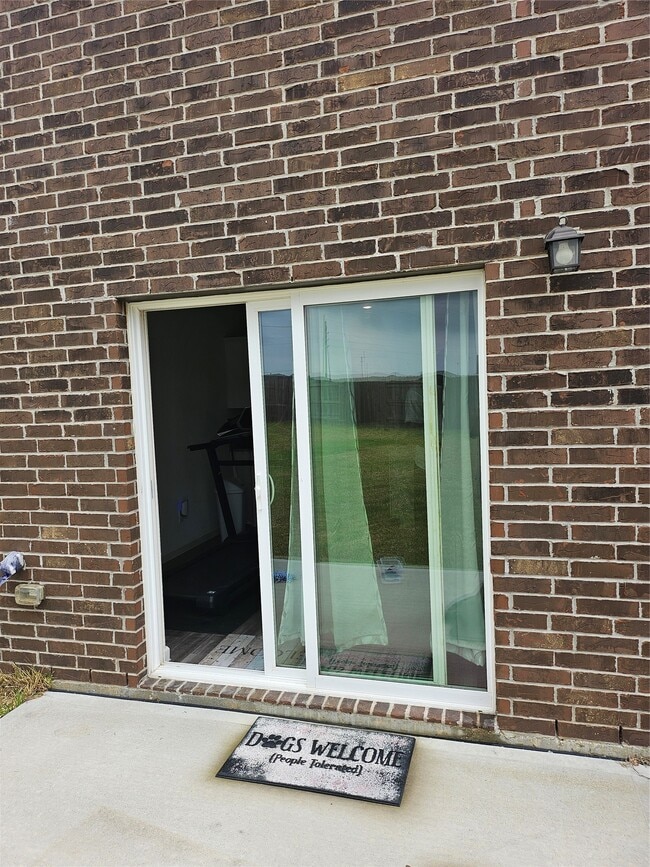 Building Photo - 5923 Grantgrala Dr