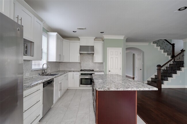 Building Photo - 13727 Cypresswood Crossing Blvd