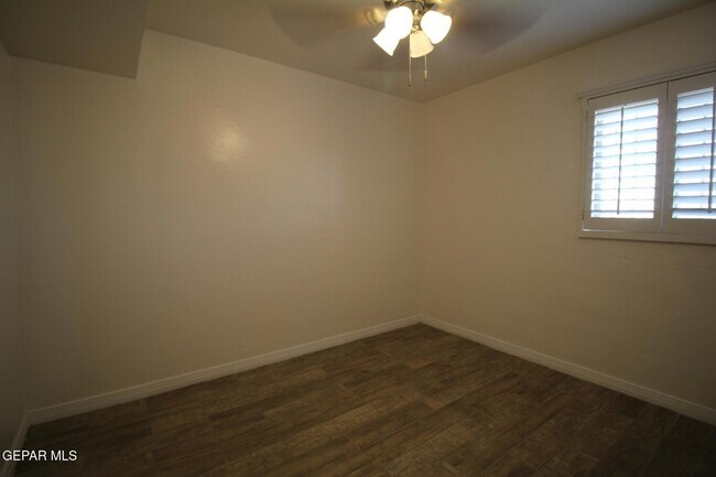 Building Photo - 2529 Jackson Ave