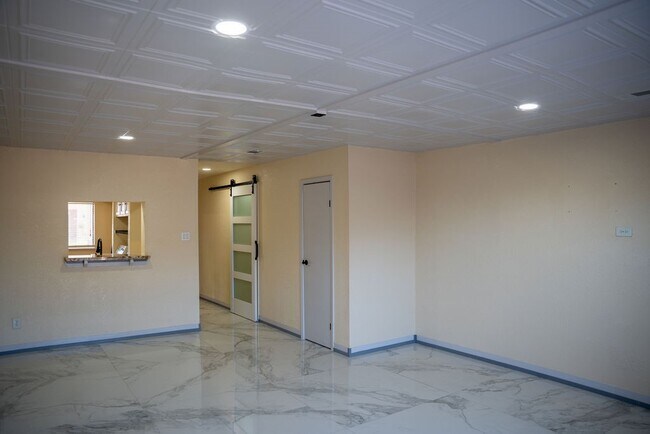 Building Photo - 6482 Alisa Ln