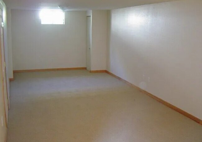 Building Photo - Move In Ready 3 Bed 1 Bath Rental