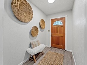 Building Photo - 2012 Westlake Dr