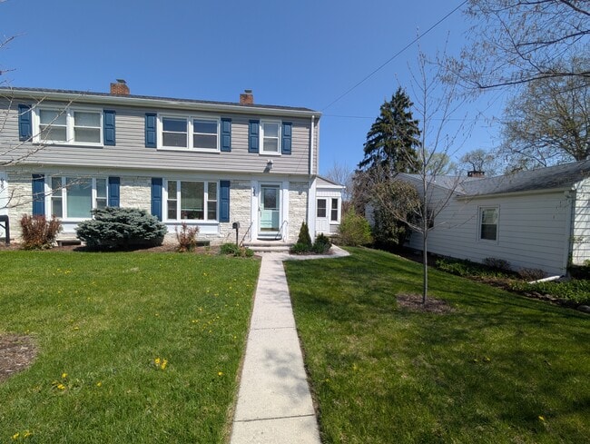 Building Photo - 633 Red Patch Ave