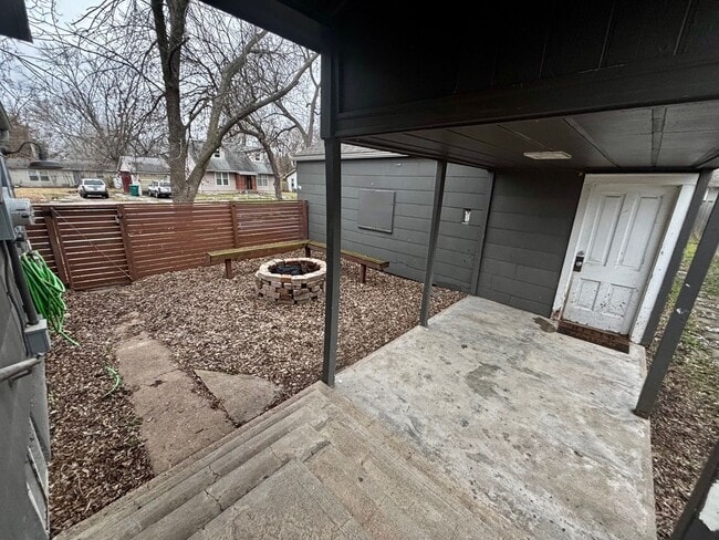 Building Photo - Italian Estates Property Management