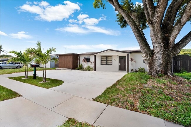 Building Photo - 7051 Tyler St