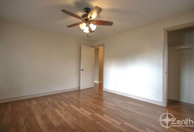 Building Photo - 2618 E 26th St