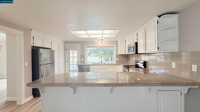 Building Photo - 750 N Paradise Valley Ct