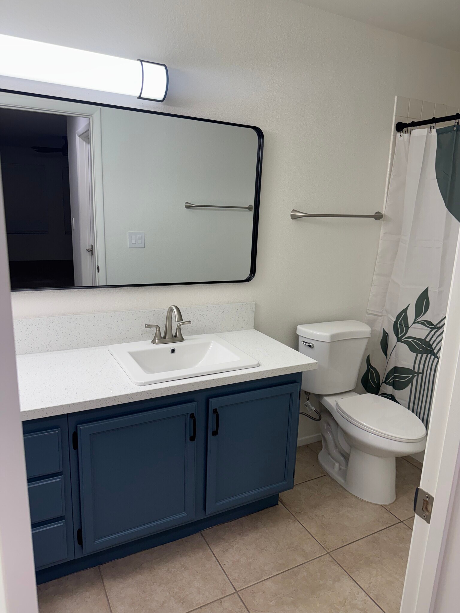 Building Photo - 1575 W Warm Springs Rd