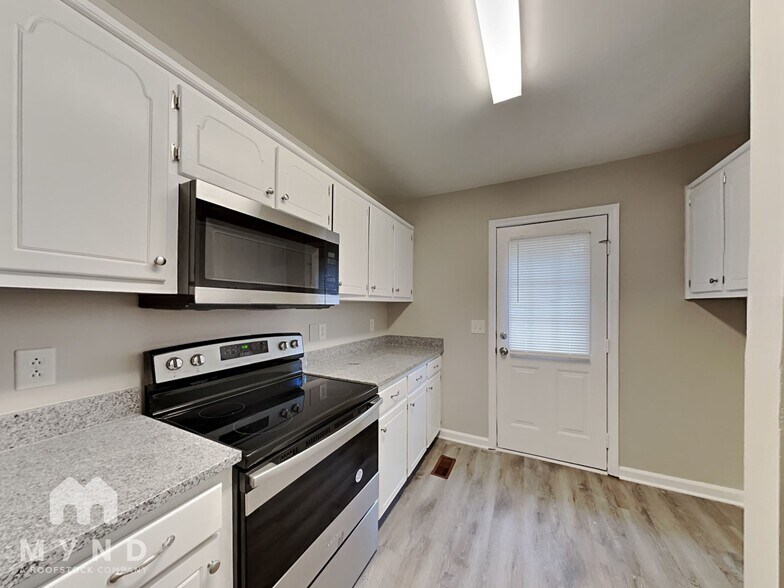 Building Photo - 453 Westgate Blvd