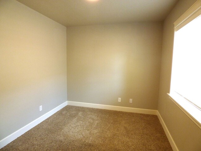 Building Photo - 3576-3578 Fisher Ct NE Salem, OR 97305