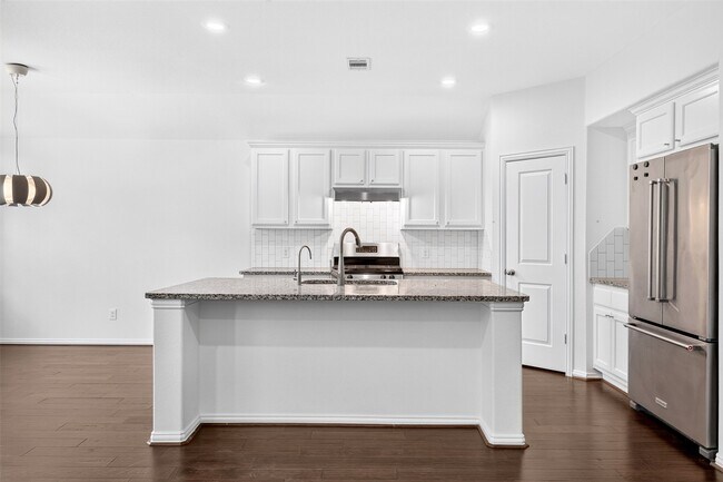 Building Photo - 16131 Sommerall Creek Ln