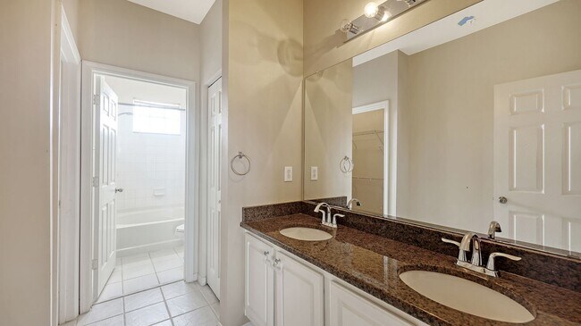 Building Photo - 4990 Baraldi Cir