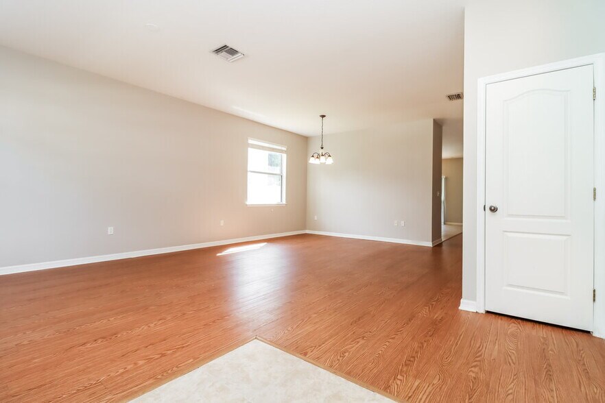 Building Photo - 11746 Colony Lakes Blvd
