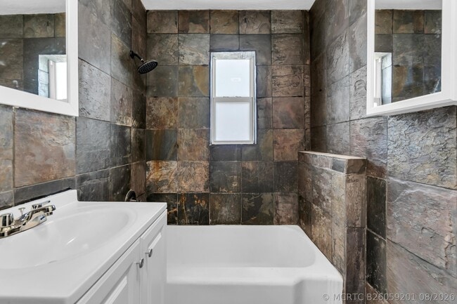 Building Photo - 434 49th St