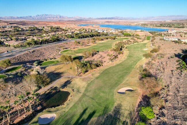 Building Photo - Luxury Resort Style Condo in Lake Las Vegas