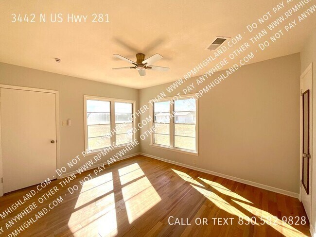 Building Photo - 3442 N U.S. Hwy 281