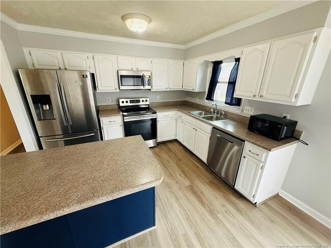 Building Photo - 5901 Rehoboth Rd