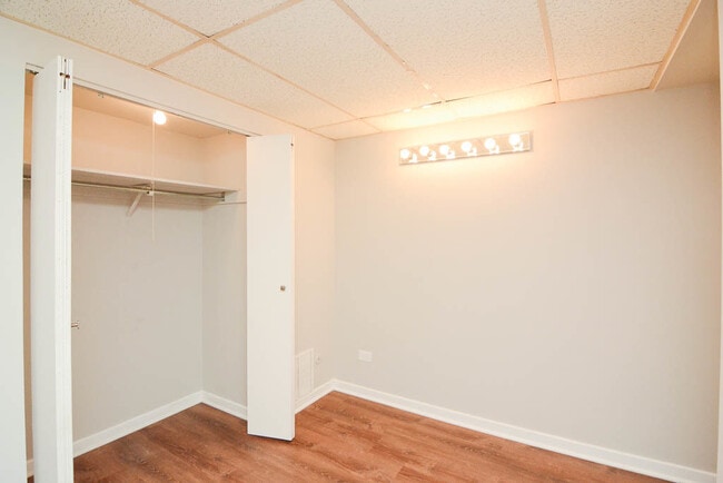 Building Photo - 4878 N Magnolia Ave
