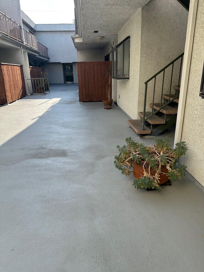 Courtyard - 4370 Troost Ave