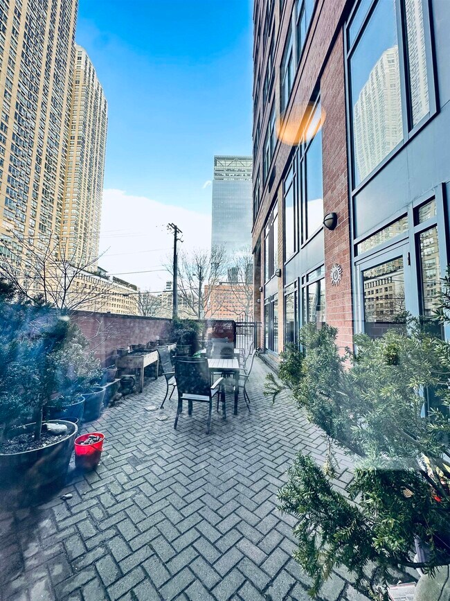 Building Photo - 311 Washington St