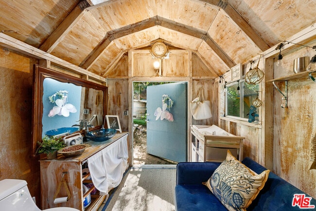 Building Photo - 2851 Seabreeze Dr