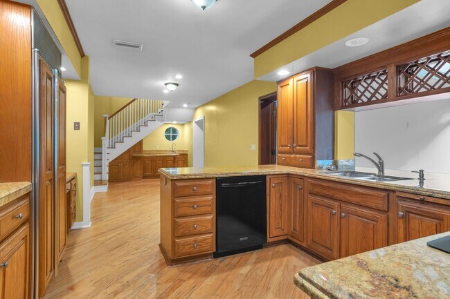 Building Photo - PENDING