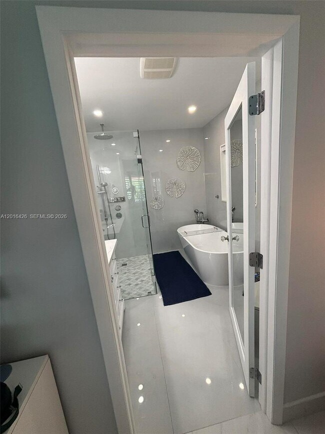 Building Photo - 7511 Miami View Dr