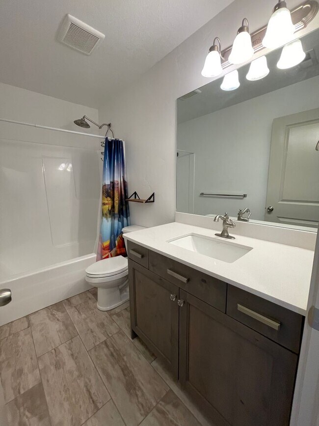 Building Photo - Beautiful 3 Bedroom In North Salt Lake