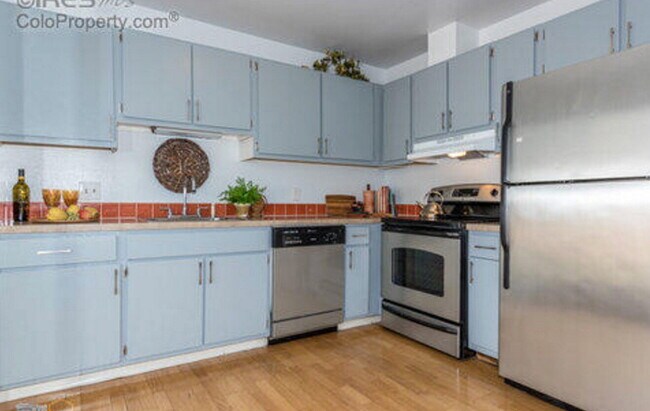 Building Photo - Beautiful Townhouse in Boulder!