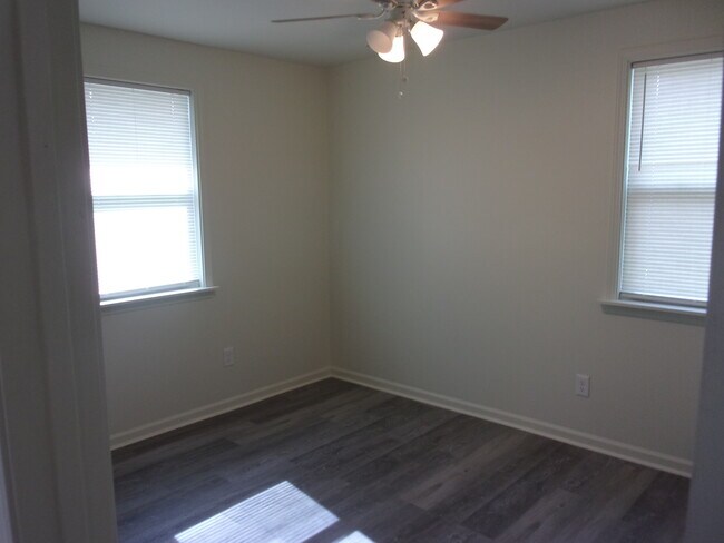 Building Photo - 2796 Flora Ave