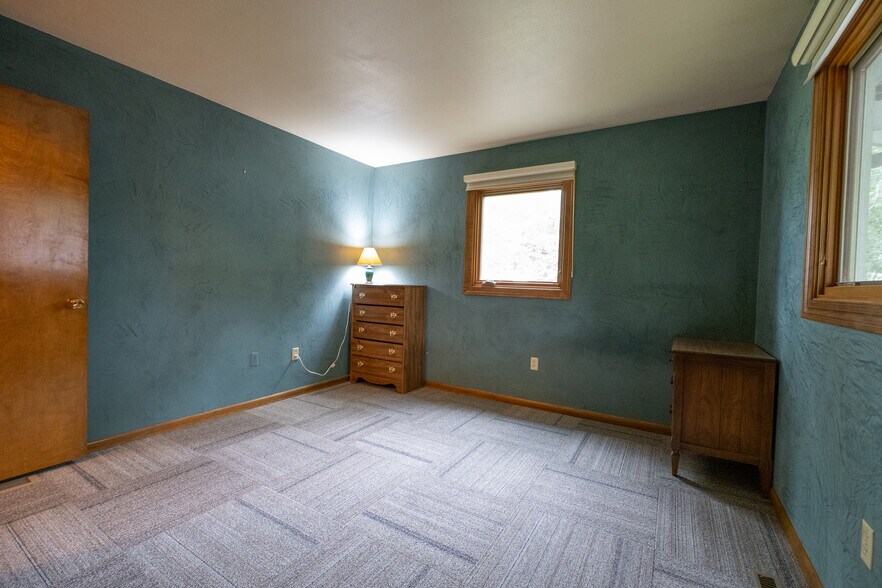 Private bedroom #1 - 415 12th Ave E