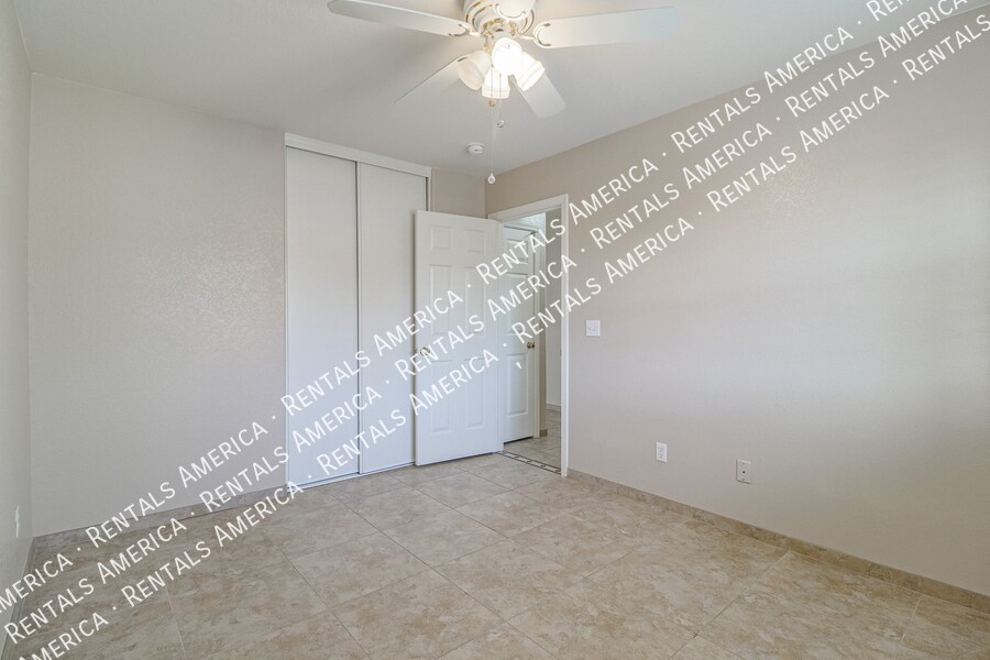 Building Photo - 2575 N Lupita Pl