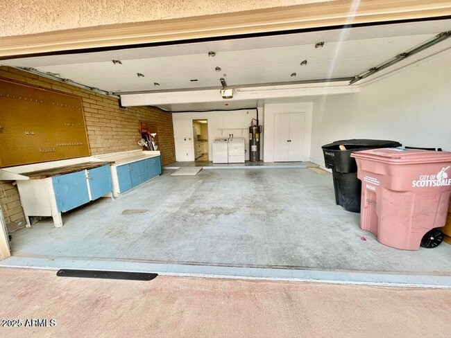 Building Photo - 5433 N 79th Pl